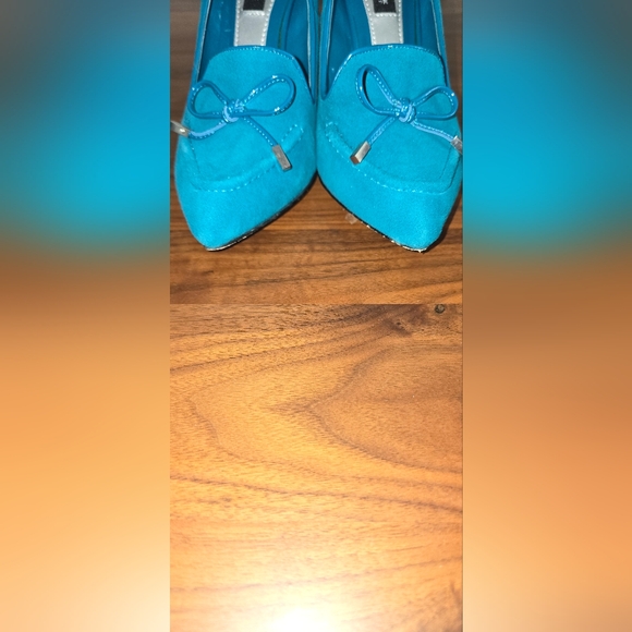 White House Black Market Turquoise Suede Heel - Picture 3 of 5